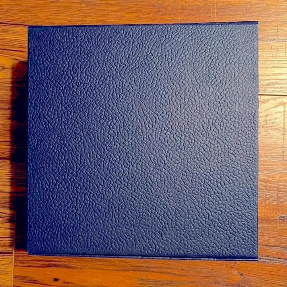 DIOR Box 8.5” w/ magnetic front flap closure